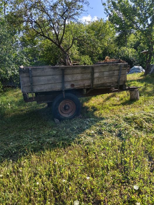 Продам міцний одноосний причіп до трактора
