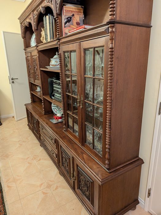 Aparador e Louceiro com detalhes