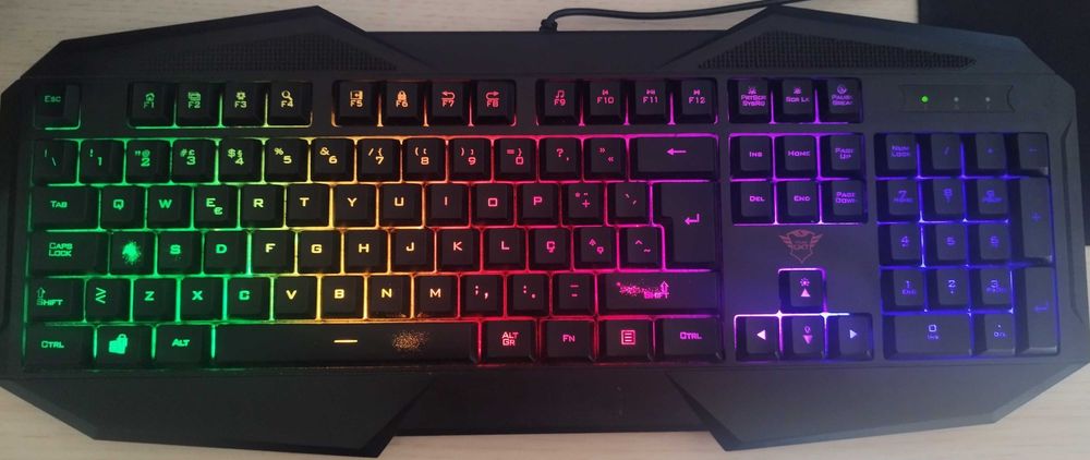 Teclado Gaming Trust GXT 830-RW