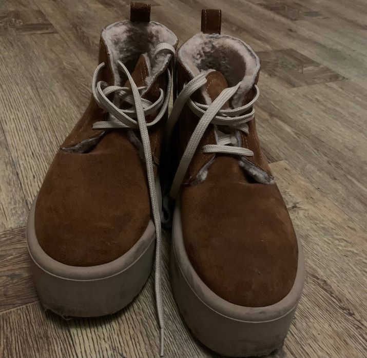 Замшевые ботинки.
