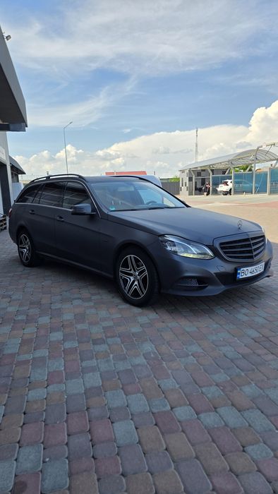 Мерседес 212 2.2 дизель Автомат 2015
