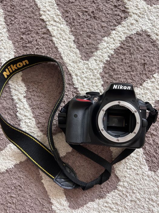 Nikon d3300 + шнурок, сумка , батареї