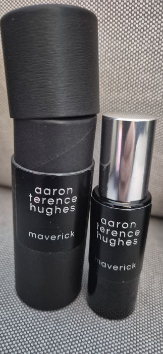 Aaron Terence Hughes - vários