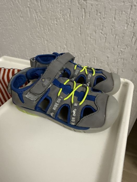 Сандали или босоножки