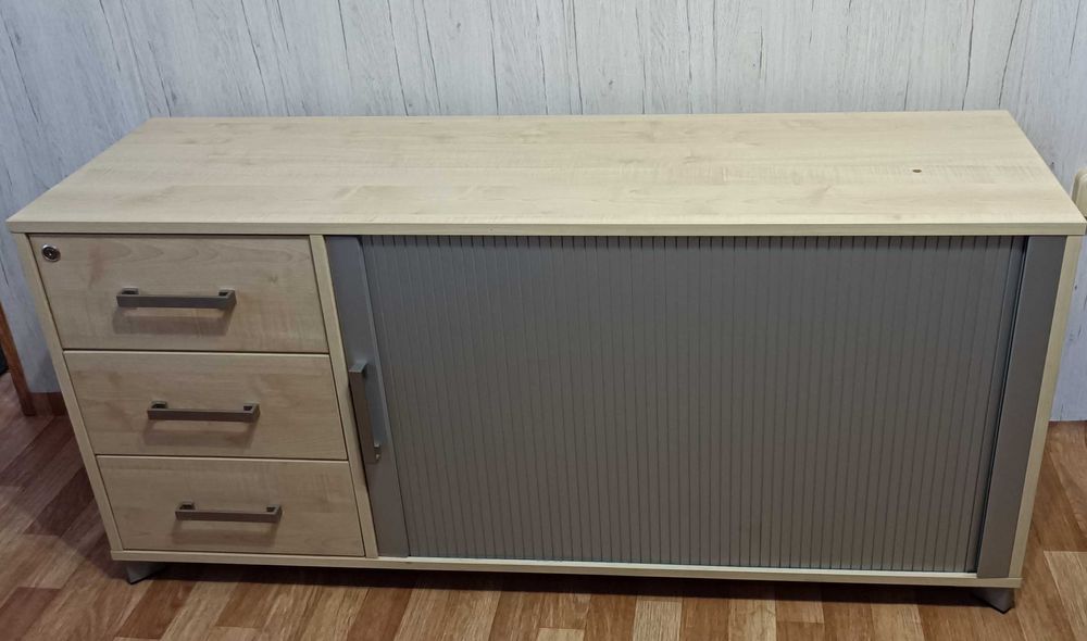 Piękna masywna komoda