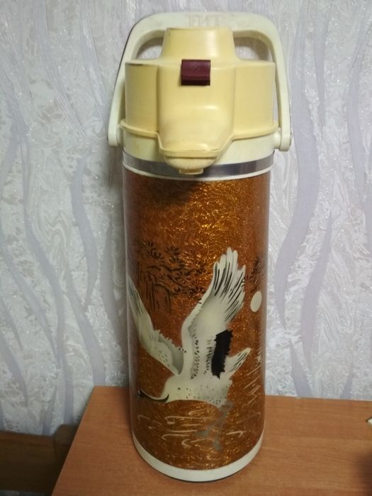 Помповый термос 3л.