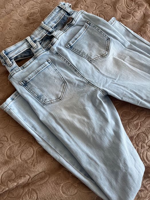 Do sprzedania dwie pary jeansów