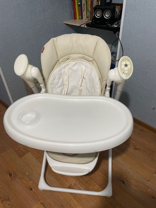 Стіл для годування