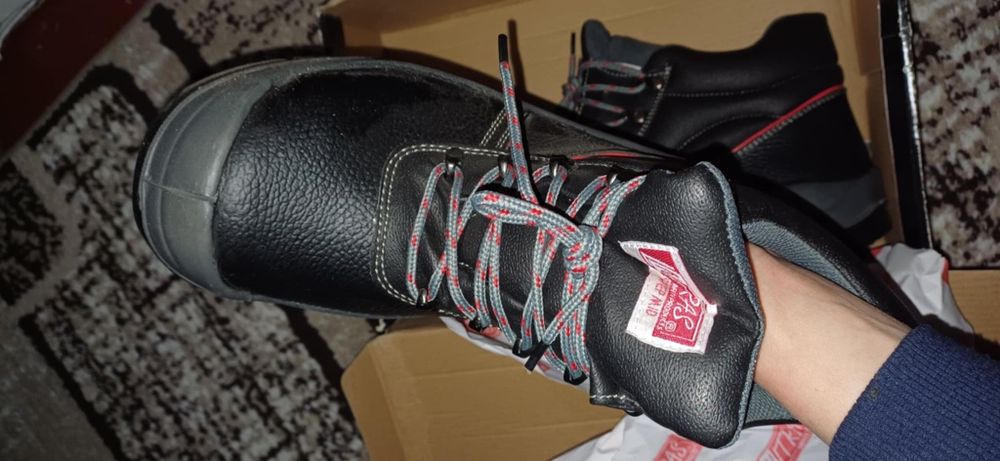 Робочі черевики .