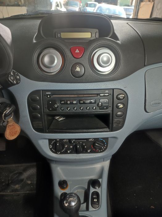 Citroen C3 Impecável cinco portas gasolina em promoção