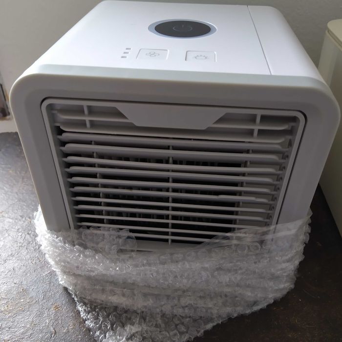 Aparelho novo para dar ar frio com cabo usb