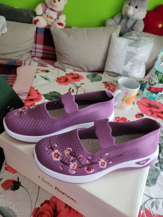 Śliczne nowe buty r38