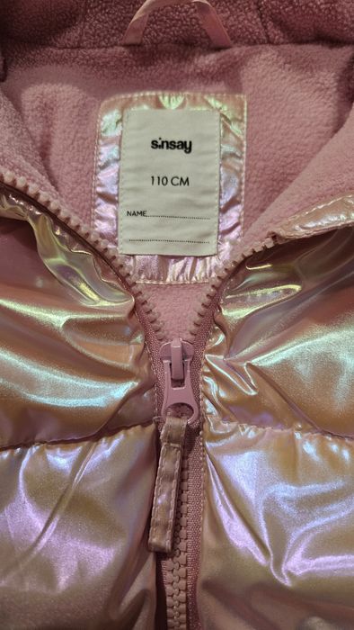 Kurtka 110 przejściowa różowa holo na polarze sinsay