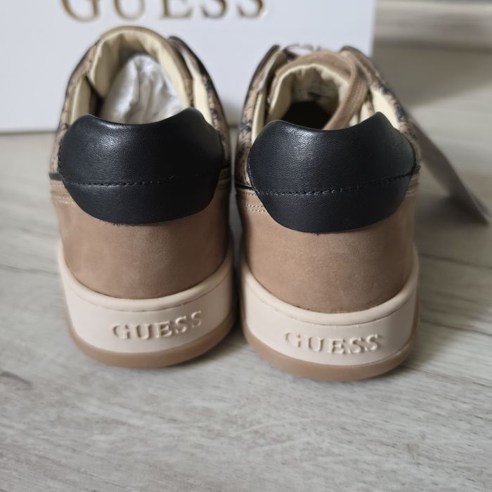 Buty sneakersy guess monogramowe nowe
