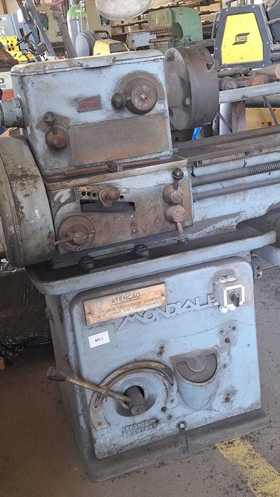Torno mecânico industrial