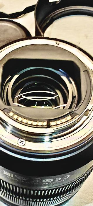 Об'єктив  Canon RF 24-105mm f/4