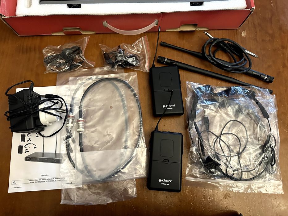 Sistema Microfones Sem Fios Chord NU2 de Lapela e Pescoço