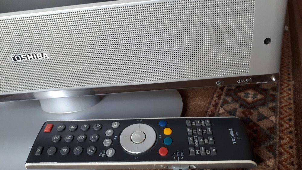 Toshiba LCD TV and Computer Monitor64309584604547124