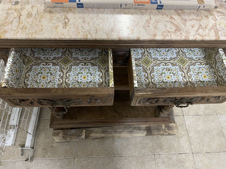 Móveis antigos com pedra marmore (+de 100 anos)