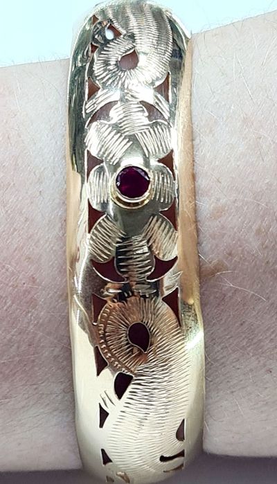 Продам золотые браслеты-скобыпроизводства СССР