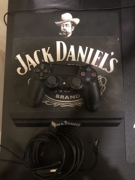 PS4 1TB with NEW Controller and Cables64552119560706121