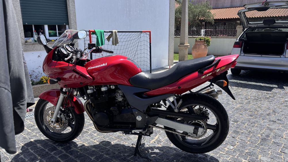 Kawasaki ZR 7S 2006