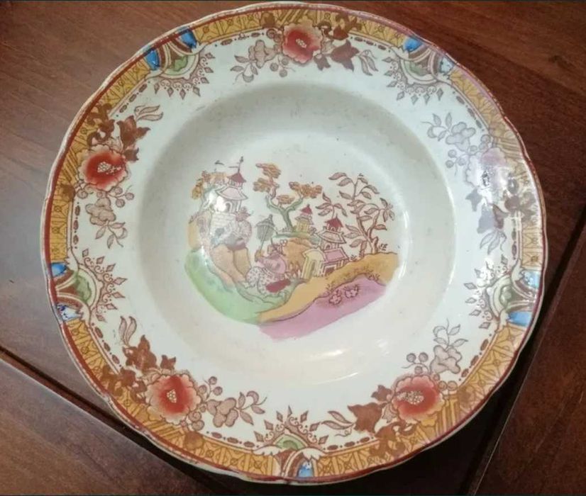 2 Soup Plates with "Pagode" Motif, Sacavém Factory Gilman Cta.
