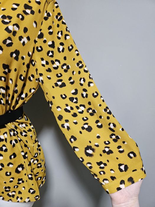 Musztardowa bluzka w panterkę i z dekoltem V  38-M