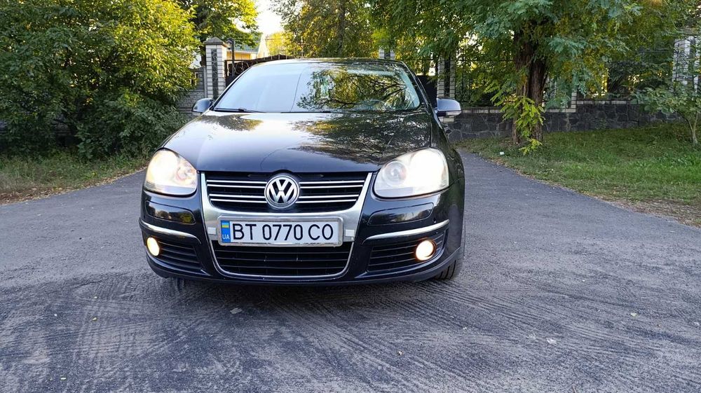 Срочно volkswagen jetta 2007 год на автоматі мотор 1.6 газ бензин