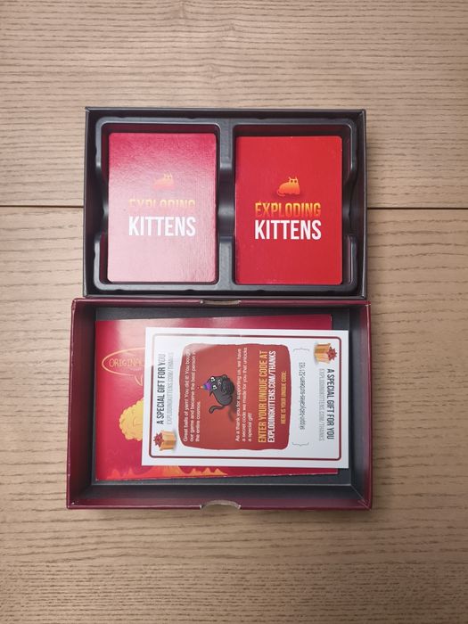 Exploding Kittens439597844346316801