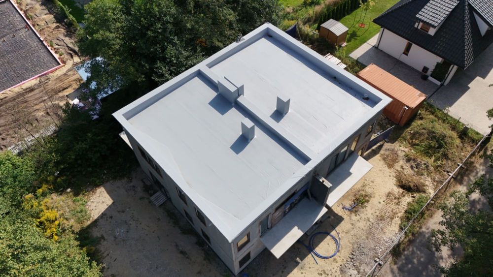 Kompleksowe wykończenie dachy płaskie membrana PVC TPO resitrix papa