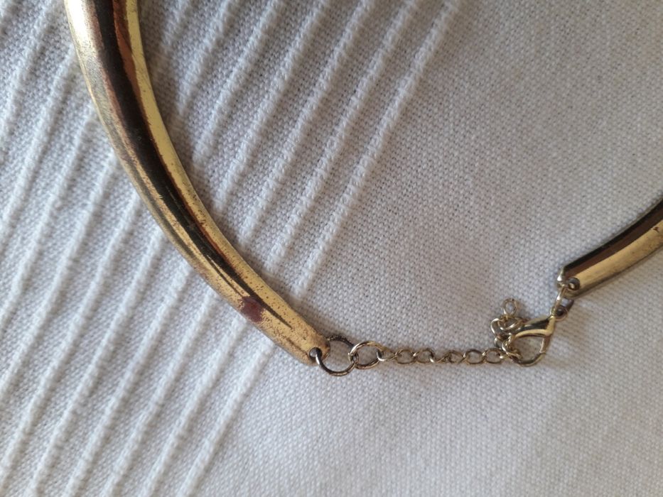 Vários colares em óptimo estado