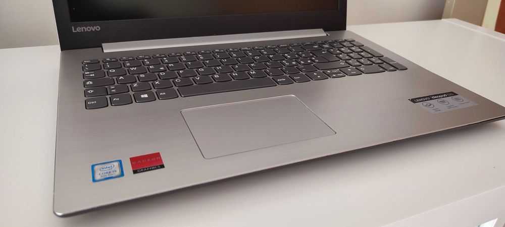 Lenovo Ideapad 330  Intel Core i5-8250U/8 GB/224GB SSD/15.6" + OFERTA