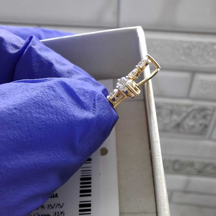 Золотий хрестик з діамантами 1,14 ct