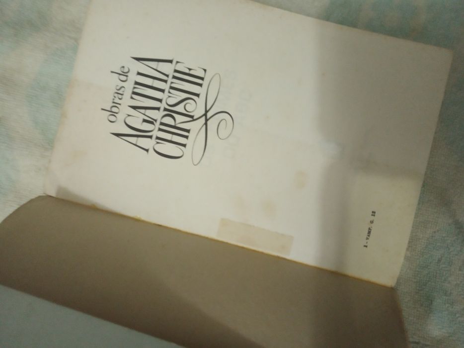 Harry Potter and Agatha Christie – 2 Books64739307433347124