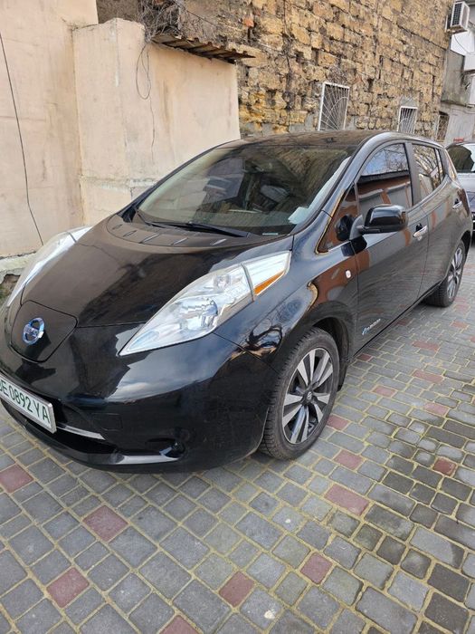Аренда автомобиля Nissan Leaf посуточно и долгосрочно