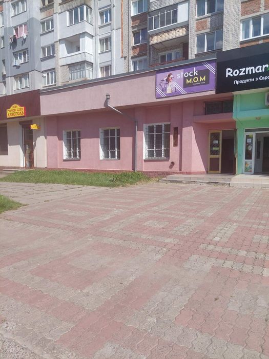 Комерцiйне приміщення площею 130 м. кв.