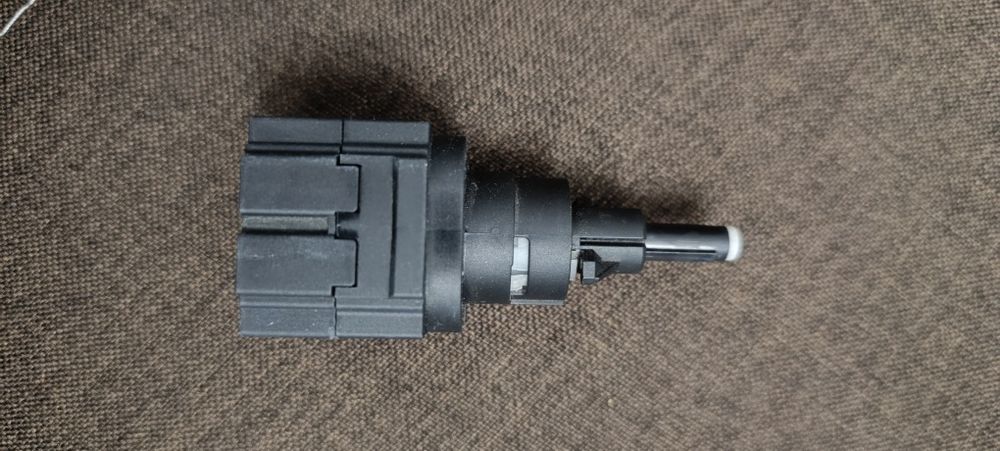 Датчик Стоп сигналу Фабія 1