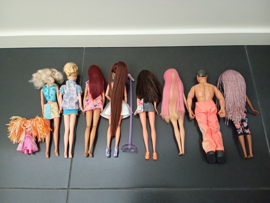Conjunto bonecas Barbie e 1 ken