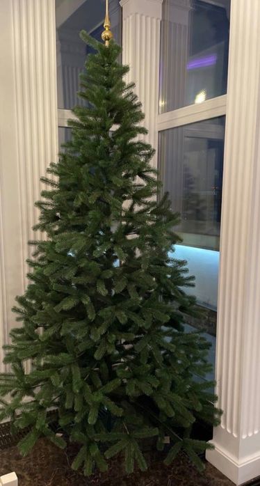 Дуже гарна  лита ялиночка