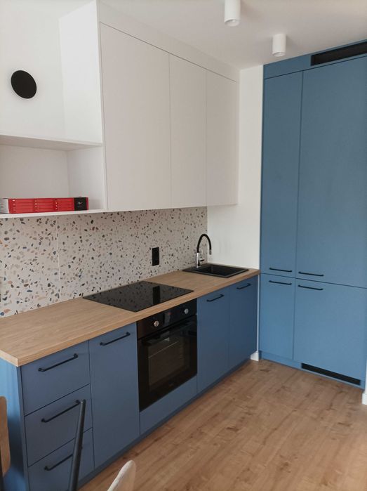 Stolarz /Usługi meblarskie  /Składanie mebli