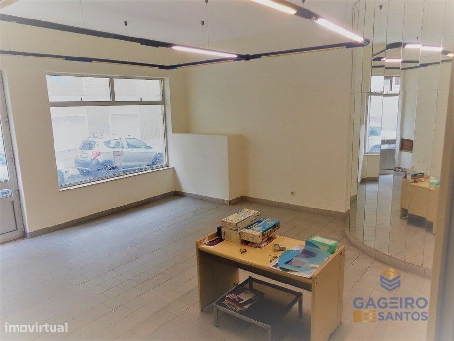 Loja ao nível do Rés do chão, em Caldas da Rainha.