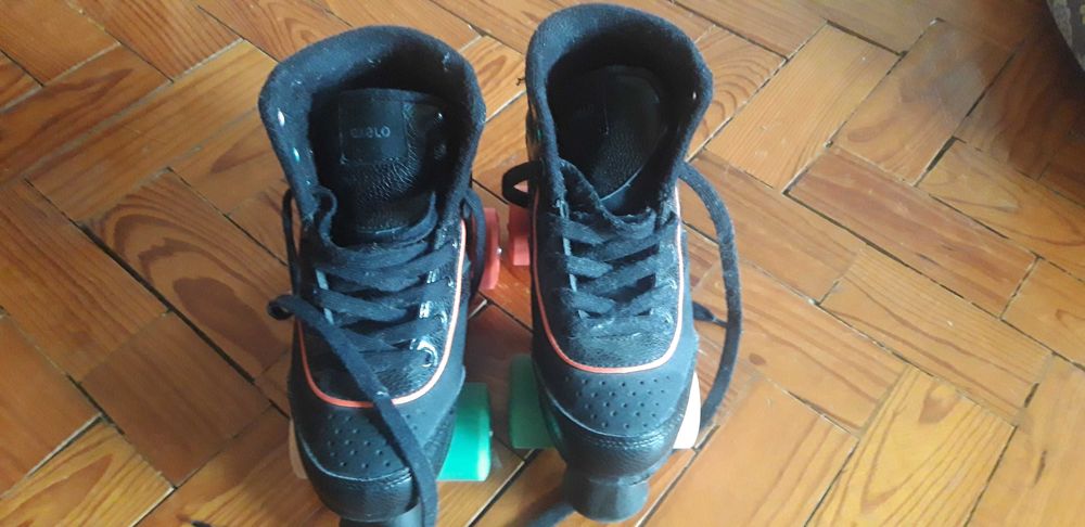 Patins 4 rodas, Marca Oxelo, cor preta, n. 35