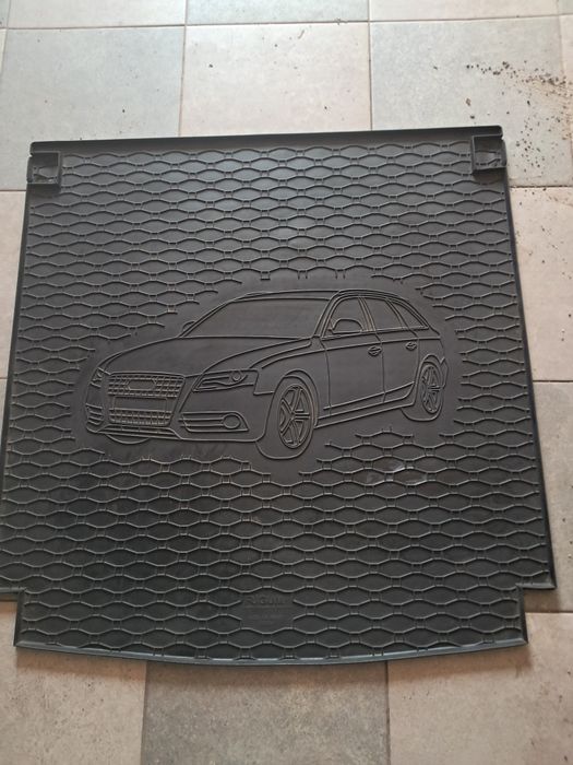 Sprzedam mate bagażnika Audi A4 B8