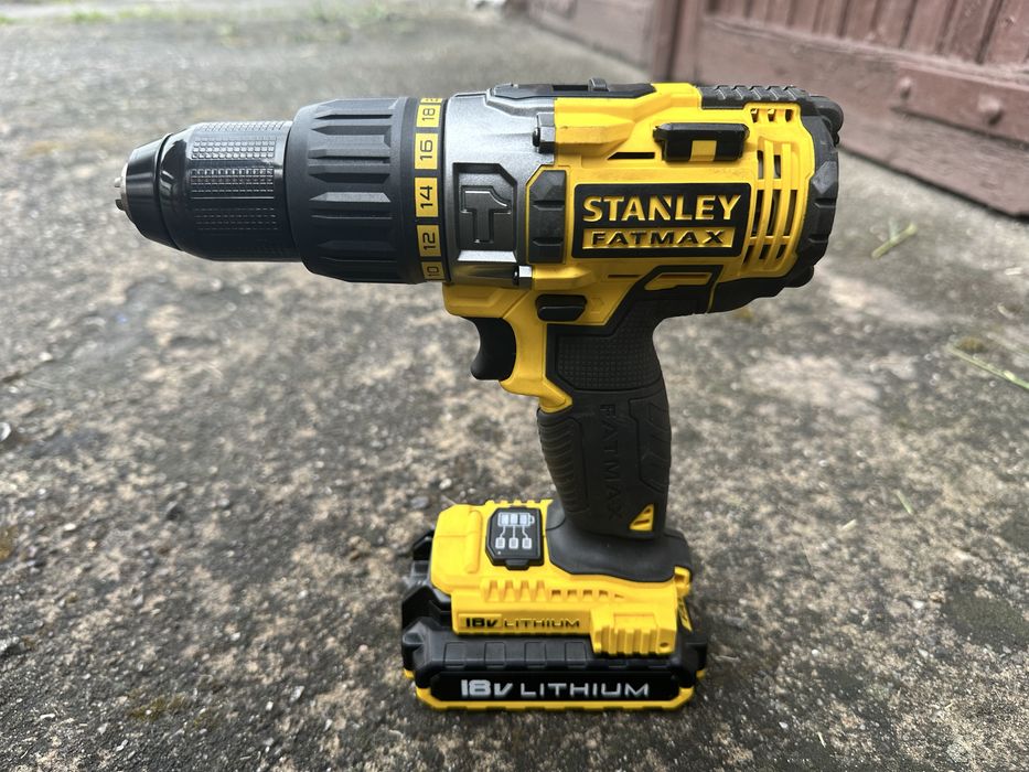 Wkrętarka z udarem Stanley 18V 2 akumulatory, walizka