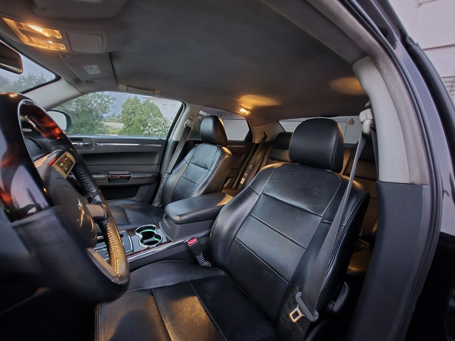 Chrisler C300 CDI Motorização Mercedes-Benz