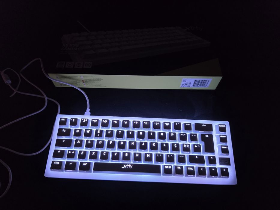 Xtrfy K5 RGB Compact 65% Branco