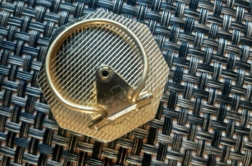 Брошка, затискач для хустки