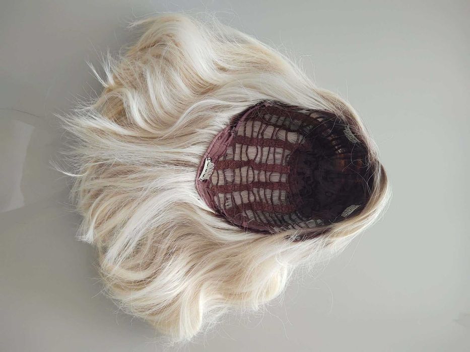 Peruka blond ombre długość 40 cm long bob
