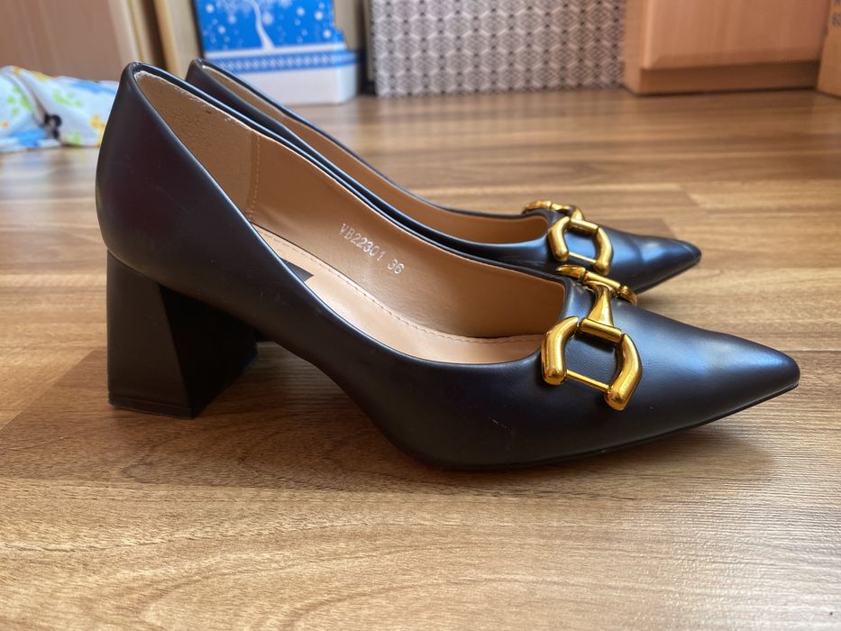 Buty damskie na obcasie